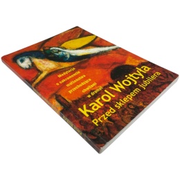 Przed sklepem jubilera Karol Wojtyła