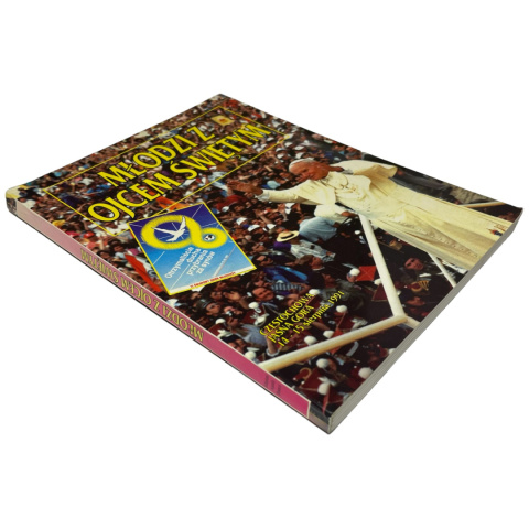 Młodzi z Ojcem Świętym. Praca zbiorowa